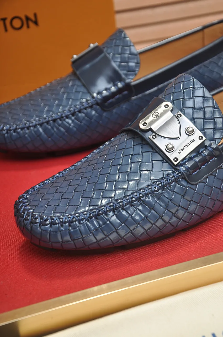 Men's men's shoes💰460💶 [LV Doudou shoes] (water-dyed cowhide lining) new model is on the market, available on the official website. The new Doudou shoes are processed into single-color materials, and the uppers are made of imported woven cowhide material. The body of the shoe is fully hemmed with mark thread, and is lined with imported original cowhide leather. The elegant shoe shape is super suitable for all-matching, and the size is 38-44.